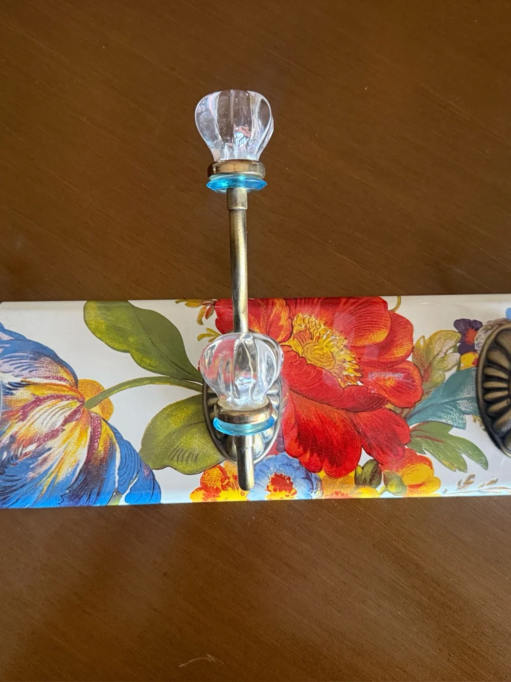 RARE & RETIRED Mackenzie-Childs Floral Market Glass Knob 3 Hook Wall Rack